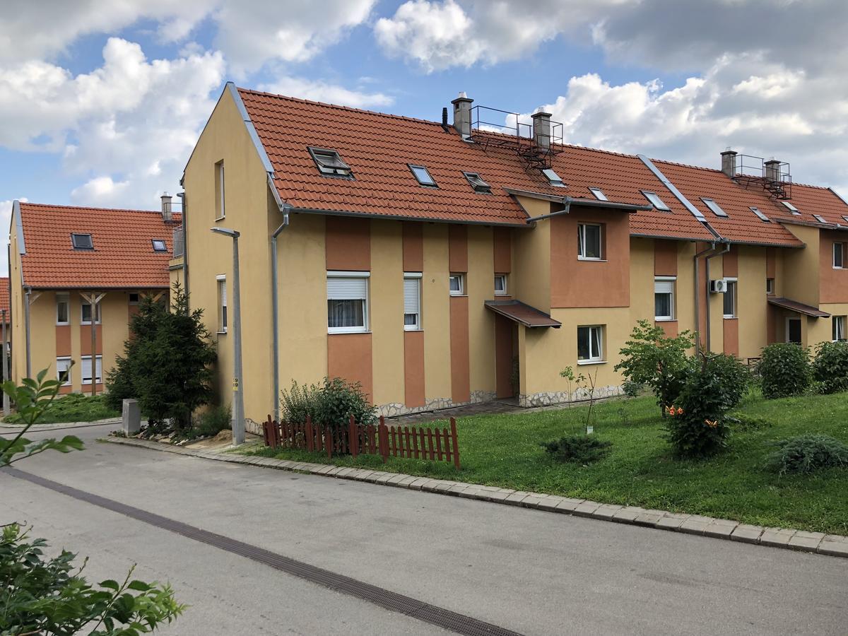 Luxory Home Pécs Eksteriør bilde